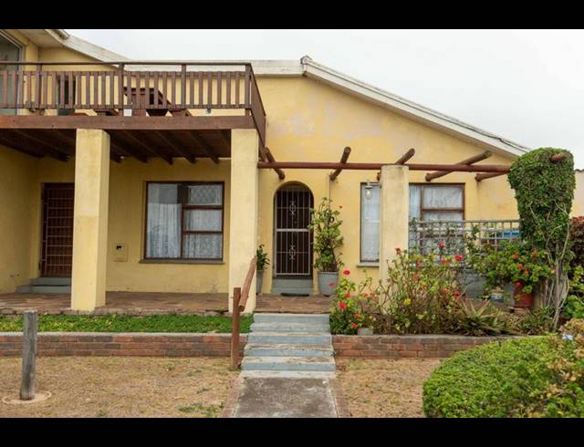 5 BEDROOM HOUSE FOR SALE IN BLUEWATER BAY